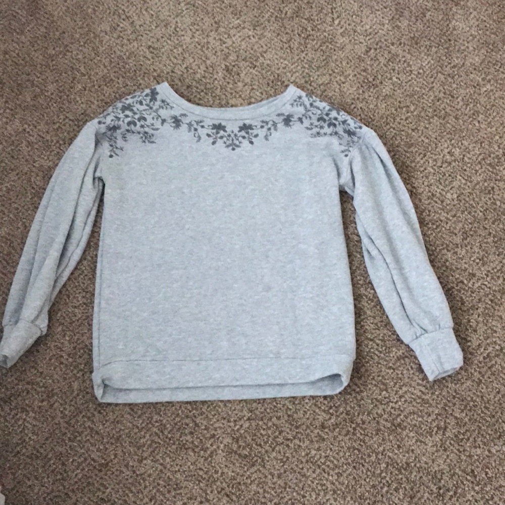 Grey sweatshirt